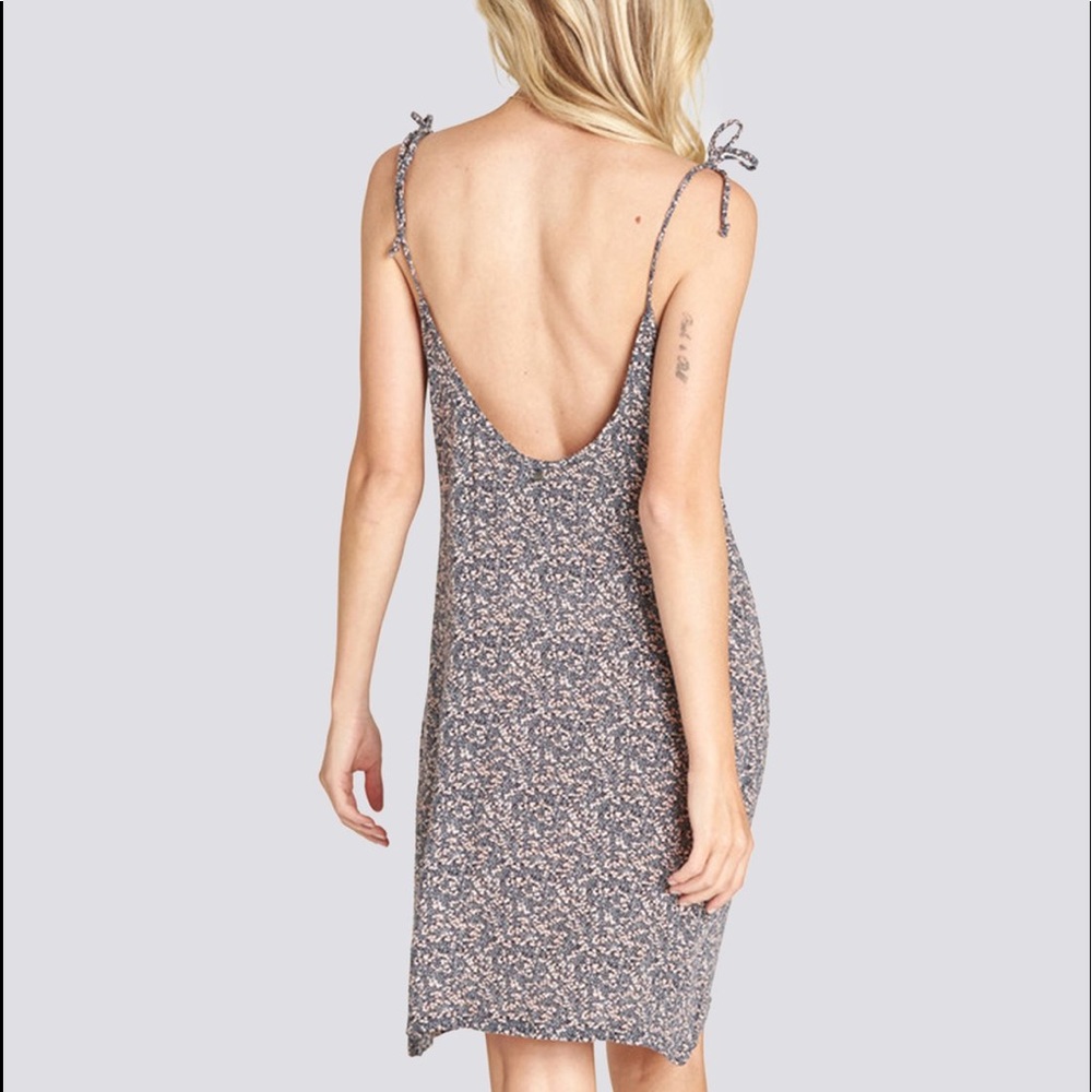 🌴🔆ELEMENT- SLIPPERY COVER UP/ DRESS🔆🌴 - Picture 6 of 11